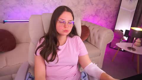 Snapshot of sophieedreams chatting on October 21, 2025, 2:40 pm sophieedreams online show from October 21, 2025, 2:40 pm
