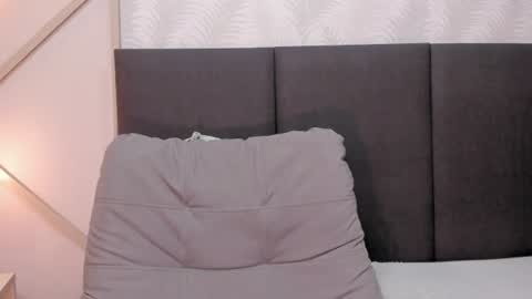 sophieharris__ online show from July 25, 2026, 6:38 pm