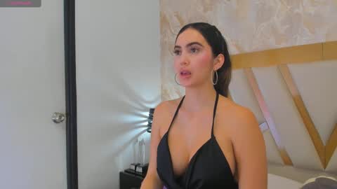 Snapshot of sophiekozlov chatting on February 28, 2025, 4:42 pm Sophie online show from February 28, 2025, 4:42 pm