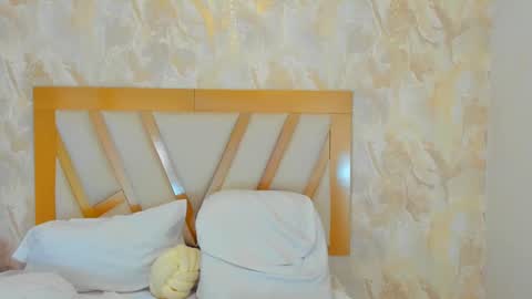 Snapshot of sophiekozlov chatting on September 17, 2025, 12:51 pm Sophie online show from September 17, 2025, 12:51 pm