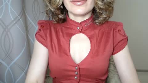 Sophiemisss online show from October 3, 2025, 4:15 pm
