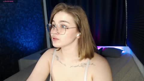 Sophie online show from April 27, 2026, 8:29 pm