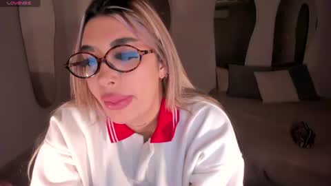 Snapshot of sophiepalmerx chatting on June 18, 2026, 12:20 pm Sophie Palmer online show from June 18, 2026, 12:20 pm