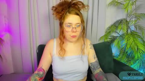 Sophie online show from October 5, 2025, 8:18 pm