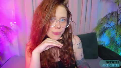 Sophie online show from October 6, 2025, 9:12 pm