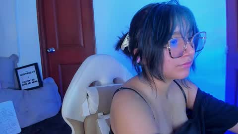   Sophie  online show from February 13, 2026, 8:05 pm