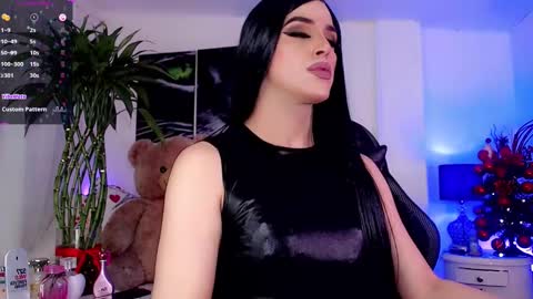 Sophie Sweet online show from December 25, 2024, 10:28 am