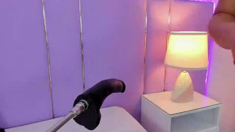 Sophy online show from December 4, 2025, 11:52 am