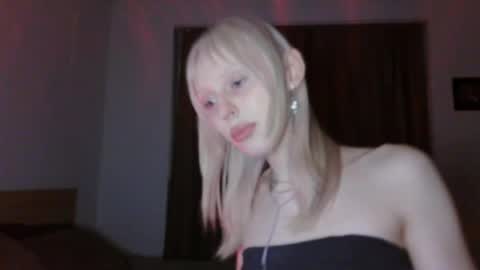 sora999999999 online show from April 9, 2026, 7:19 pm