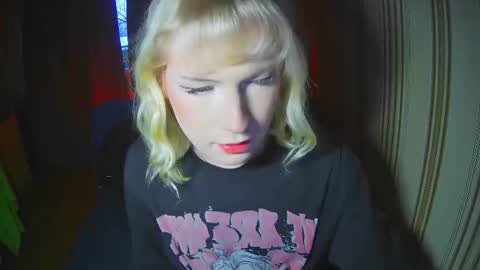 soska_albinosk online show from February 17, 2026, 2:24 pm