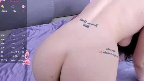 sourcherry1 online show from November 3, 2025, 8:32 pm