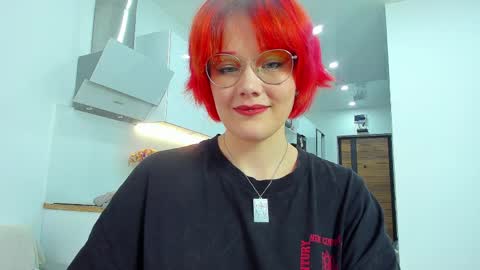 Snapshot of sova_energy chatting on June 6, 2026, 7:29 pm Leah online show from June 6, 2026, 7:29 pm