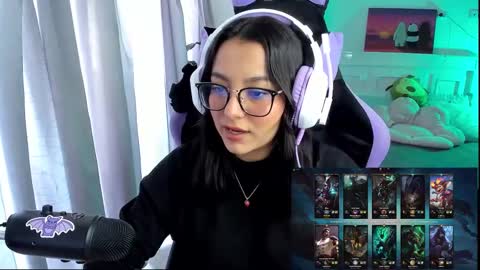 Snapshot of soy___lili chatting on January 14, 2025, 6:07 pm Lili online show from January 14, 2025, 6:07 pm