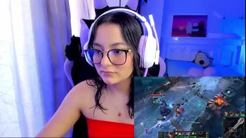 Snapshot of soy___lili chatting on January 27, 2025, 4:54 pm Lili online show from January 27, 2025, 4:54 pm