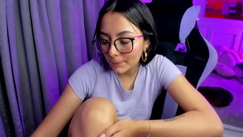 Snapshot of soy___lili chatting on February 14, 2025, 1:45 am Lili online show from February 14, 2025, 1:45 am