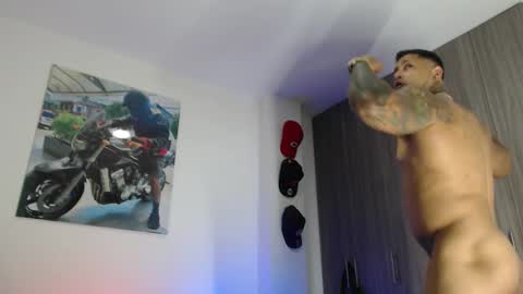 soy_apolo online show from November 5, 2025, 6:08 pm