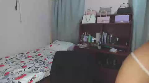 Snapshot of soy_miauhg chatting on January 25, 2025, 11:23 am Miauhg online show from January 25, 2025, 11:23 am