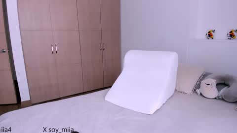 Snapshot of soy_miia chatting on January 27, 2025, 8:39 pm MIA online show from January 27, 2025, 8:39 pm