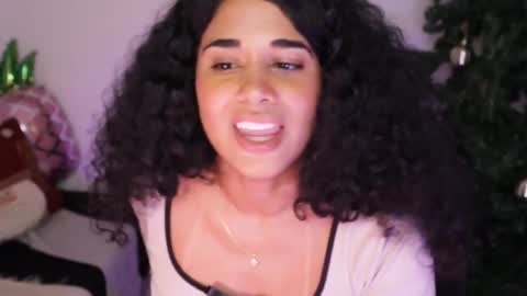 Snapshot of soytropicalfruit chatting on December 4, 2024, 11:02 pm You want to talk to me more personal follow me in My Channel VIP 50 the discount online show from December 4, 2024, 11:02 pm