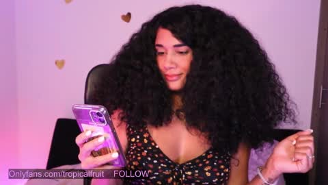 Snapshot of soytropicalfruit chatting on December 17, 2024, 8:45 am You want to talk to me more personal follow me in My Channel VIP 50 the discount online show from December 17, 2024, 8:45 am