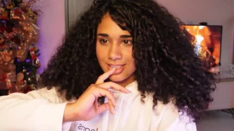 Snapshot of soytropicalfruit chatting on January 4, 2025, 11:06 pm You want to talk to me more personal follow me in My Channel VIP 50 the discount online show from January 4, 2025, 11:06 pm