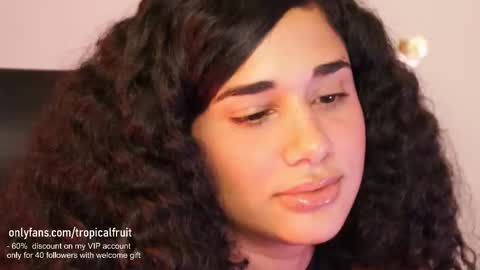 Snapshot of soytropicalfruit chatting on February 21, 2025, 10:15 pm You want to talk to me more personal follow me in My Channel VIP 50 the discount online show from February 21, 2025, 10:15 pm