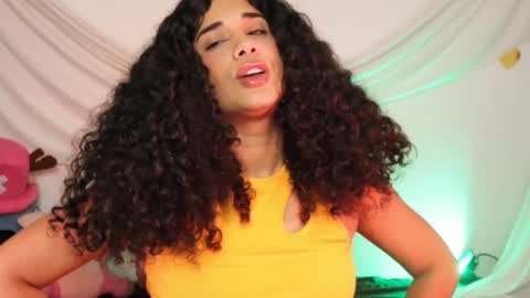 Snapshot of soytropicalfruit chatting on March 2, 2025, 11:31 pm You want to talk to me more personal follow me in My Channel VIP 50 the discount online show from March 2, 2025, 11:31 pm