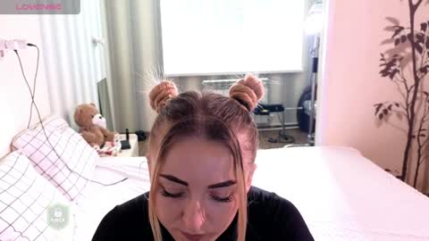 Snapshot of space_danger chatting on April 8, 2026, 9:42 am space danger online show from April 8, 2026, 9:42 am