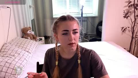 Snapshot of space_danger chatting on April 12, 2026, 6:29 am space danger online show from April 12, 2026, 6:29 am