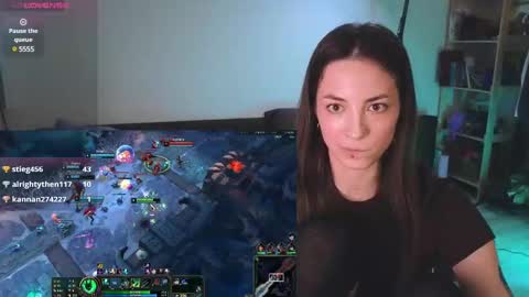 Roxy online show from March 3, 2025, 8:21 pm