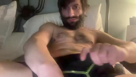 Snapshot of spacecase843 chatting on January 30, 2025, 7:18 am TrndSettrz online show from January 30, 2025, 7:18 am