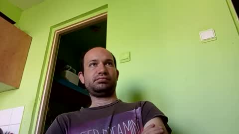 Snaiky online show from April 8, 2026, 10:04 am