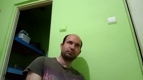 Snaiky online show from April 8, 2026, 10:21 pm