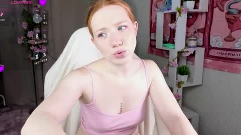 Snapshot of sparky_fox chatting on May 17, 2026, 12:19 am Nika online show from May 17, 2026, 12:19 am