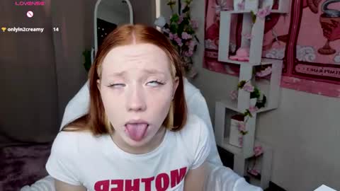 Snapshot of sparky_fox chatting on July 21, 2026, 12:02 am Nika online show from July 21, 2026, 12:02 am