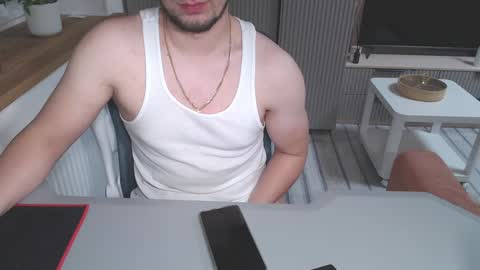 Snapshot of spb78 chatting on December 1, 2024, 10:32 pm Art online show from December 1, 2024, 10:32 pm