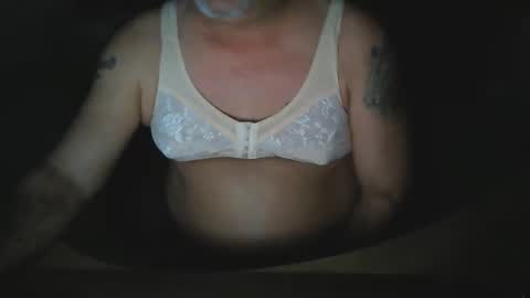 Snapshot of spektor1389 chatting on January 25, 2025, 2:58 am spektor1389 online show from January 25, 2025, 2:58 am