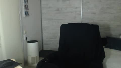 Carla online show from November 10, 2025, 4:28 pm