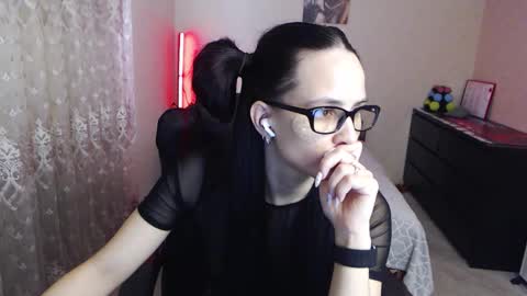 Snapshot of sports_woman5 chatting on February 19, 2026, 8:10 am Tips are the best compliment to a woman online show from February 19, 2026, 8:10 am