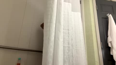 spreadthatassssssssss online show from April 27, 2026, 7:28 am