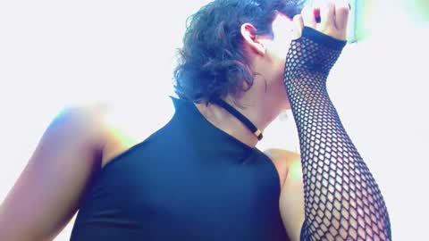 ethan online show from November 30, 2025, 1:59 pm