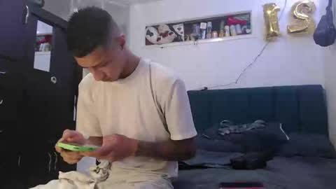 Snapshot of sr_porn01 chatting on March 3, 2025, 7:06 pm sr_porn01 online show from March 3, 2025, 7:06 pm