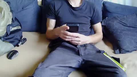 Snapshot of srevinu chatting on November 25, 2025, 9:42 am Srevinu online show from November 25, 2025, 9:42 am