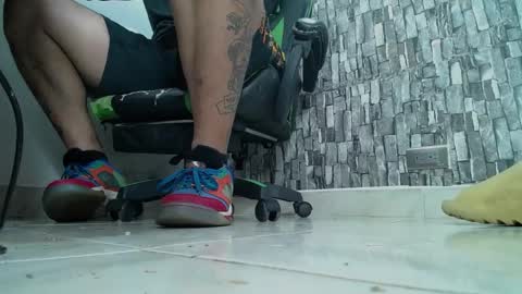 sr master cum its my old account online show from January 24, 2025, 2:28 am