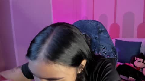 ssharolot   online show from February 7, 2026, 2:43 pm