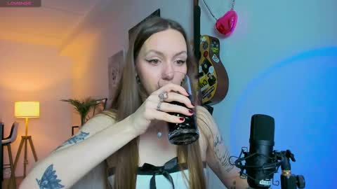 Snapshot of sshawty chatting on February 25, 2025, 2:54 pm Anni if Im offline for a long time Im depressed feel free to support me offline online show from February 25, 2025, 2:54 pm