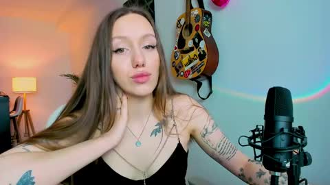 Snapshot of sshawty chatting on February 28, 2025, 8:53 am Anni if Im offline for a long time Im depressed feel free to support me offline online show from February 28, 2025, 8:53 am