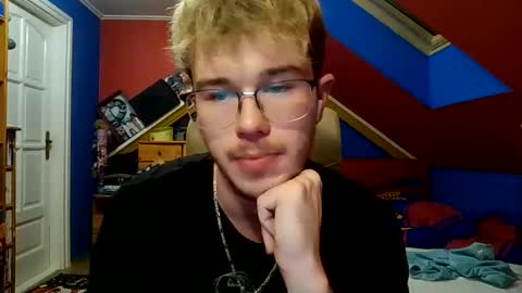 st1eve online show from December 1, 2025, 4:23 pm