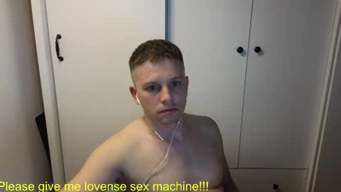 st1vemaster01 online show from May 17, 2026, 3:08 pm