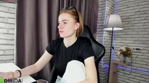 Snapshot of stacey_brown chatting on February 2, 2026, 12:20 am Stacey GMT5 Mo Tu We Th Fr Sa 3am -10am online show from February 2, 2026, 12:20 am